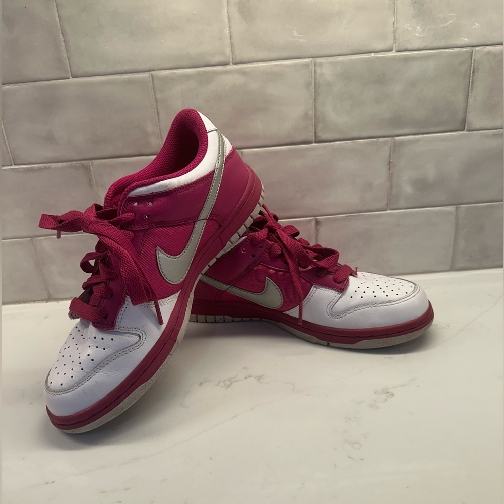 Nike Dunk Low Rave Pink Women’s Size 7 Magenta Y2K Colorful